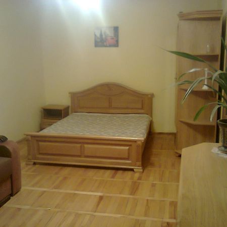 Apartment With Balcony Lviv Exterior photo